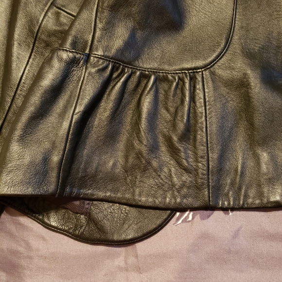 Falls hottest trendsetting leather Blazer - Picture 9 of 11